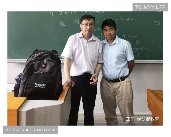 北大教授晒满满行程单，网友反问：研究生帮你做事？，北大教授合照